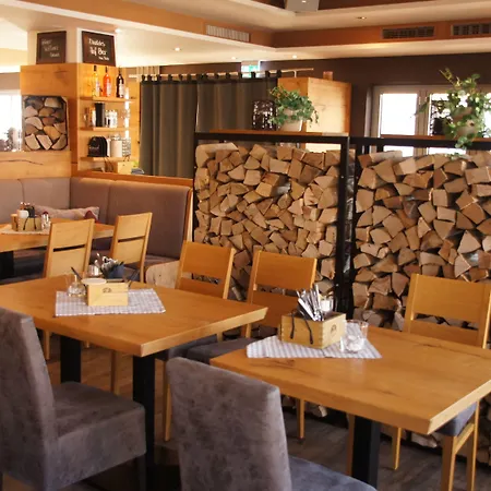 فندق Dein Franz - Bistro, Kaffeebar & Outdoor-lounge - باد فسينغ