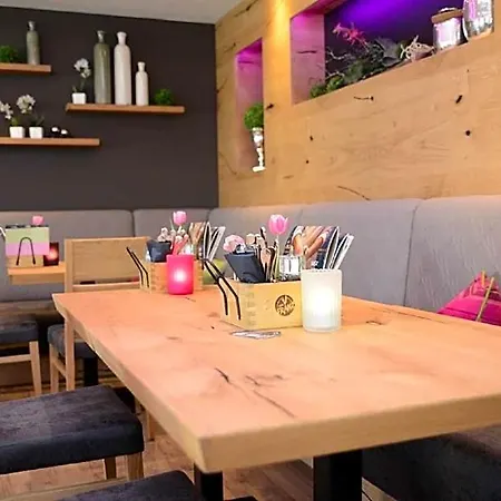 Dein Franz - Bistro, Kaffeebar & Outdoor-lounge - 호텔