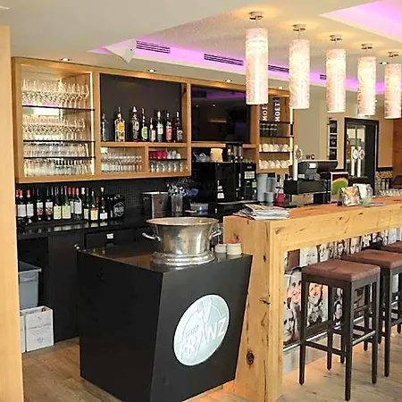 Dein Franz - Bistro, Kaffeebar & Outdoor-lounge - 호텔 바트푸징
