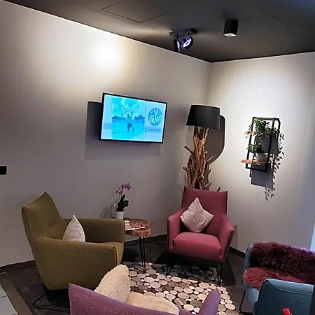 Dein Franz - Bistro, Kaffeebar & Outdoor-lounge - فندق