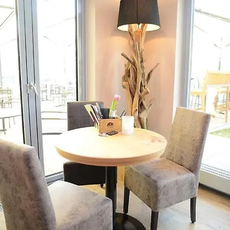 Dein Franz - Bistro, Kaffeebar & Outdoor-lounge - Ξενοδοχείο 3*
